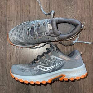 Mens size 9 brand new runners